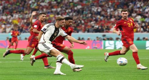 "مجاملته الرائعة".. كلوزه يشيد بإمكانيات لاعب المنتخب الألماني